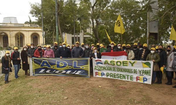Reajuste salarial: Umi mbo’ehára gremio oguerohory Senado omonéîgui - ABC Remiandu - ABC Color