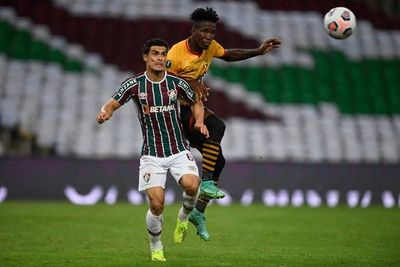 Fluminense y Barcelona empatan en un partido de locos en el Maracaná - Fútbol Internacional - ABC Color