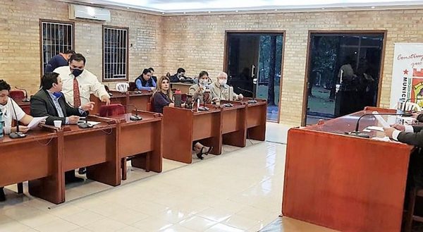 EDILES APRUEBAN ADENDA CORRIGIENDO “ERROR” Y PIDEN SUMARIO PARA TRES FUNCIONARIOS