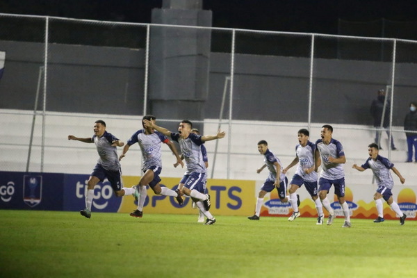 Oriental y el Inde siguen en carrera