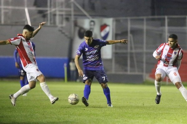 Crónica / En penales, Inde sacó del camino a Humaitá