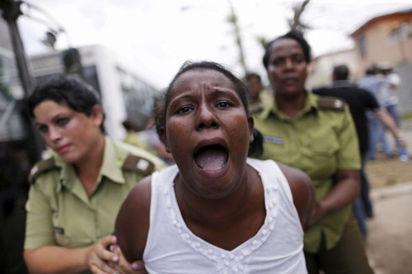 Cientos de personas continúan en prisión en Cuba luego de las protestas contra la dictadura