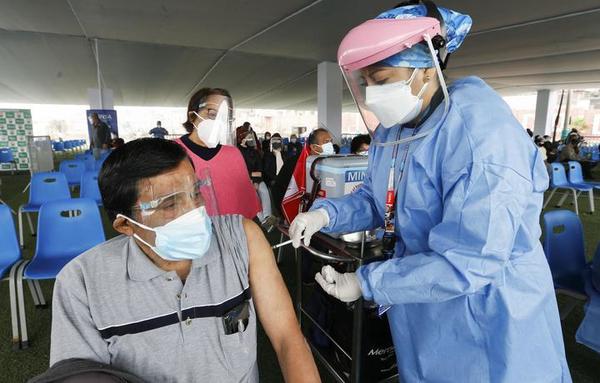 Vacunados con dos dosis anticovid en Latinoamérica no llegan al 20%