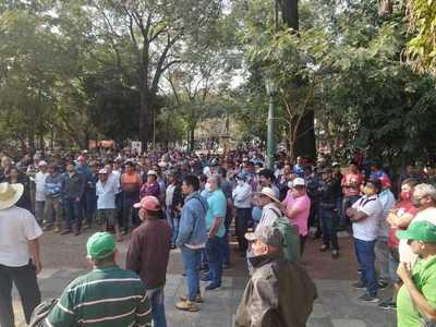 Campesinos se retiran de Asunción tras acuerdo con el gobierno