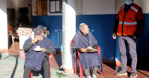 La Nación / Albergue recibió a 25 personas por intenso frío