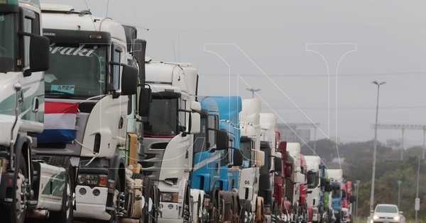 La Nación / Paraguay, tildado como país “poco serio” por cancelar exportación debido a paro de camioneros