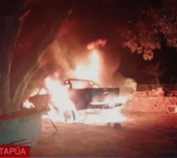 Camioneta arde en llamas tras un asado - Paraguay.com