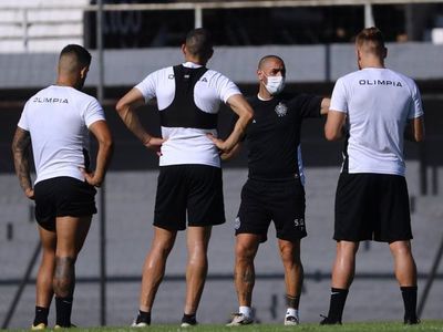 Luis Cáceres e Isidro Pitta, las dudas de Sergio Orteman - Olimpia - ABC Color