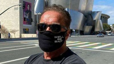 Arnold Schwarzenegger increpa a los que no usan barbijo: