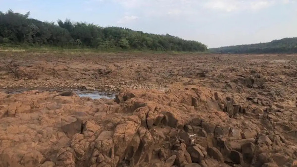 INTENDENTE DE MAYOR OTAÑO NIEGA QUE SE PUEDA CRUZAR A PIE EL RÍO PARANÁ