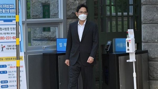 Liberan con perdón presidencial al heredero de Samsung condenado por corrupción