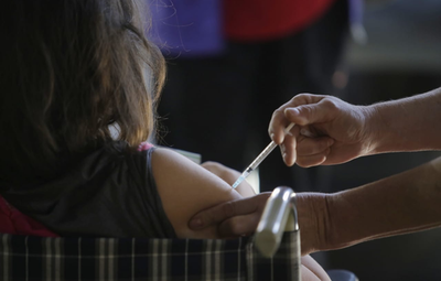 Vacunatorio de Clínicas ya inmunizó a más de 200 adolescentes