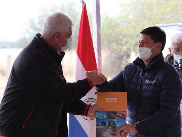 Obras Públicas firmó contrato para la construcción de la Ruta de la Leche