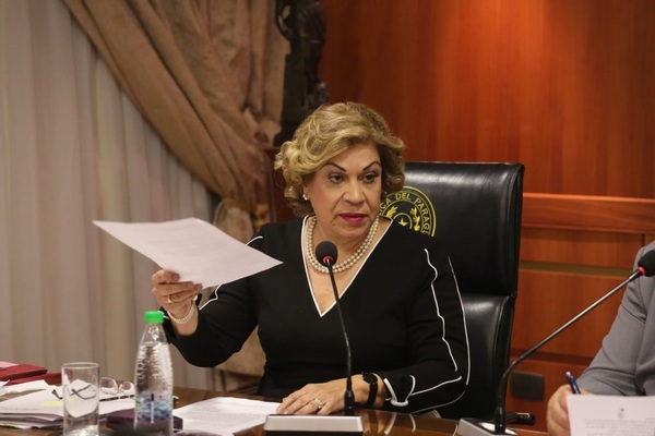Ministra Gladys Bareiro de Módica está en grave estado