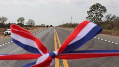 Homenajean a familia Pettengill-López Moreira en acto oficial