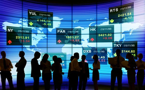 Empresas de bienes raíces y de consumo impulsan crecimiento de las acciones en EEUU - MarketData