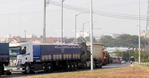 La Nación / Productores de arroz denuncian ataques de camioneros