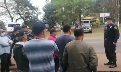 Comisario “liberó” a choferes retenidos supuestamente por camioneros