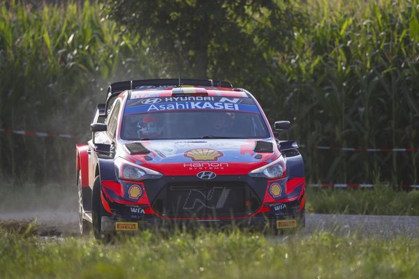 Ypres Rally: Hyundai domina la etapa con Neuville en punta
