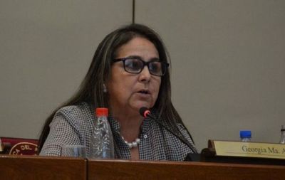 Senadora Arrúa critica que camioneros estén “recrudeciendo” el paro