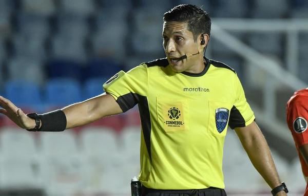 El venezolano Jesús Valenzuela pitará Flamengo vs. Olimpia