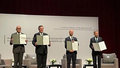 Gobierno y oposición de Venezuela firman acuerdo para inicio de diálogo