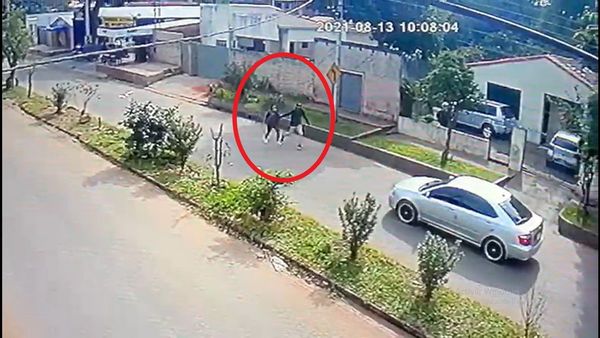 Asalto, toma de rehén y tiroteo dejan dos detenidos en Ñemby