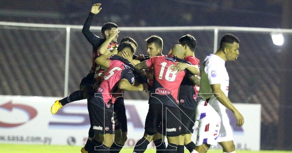 La Nación / River, con otra victoria clave por salvarse
