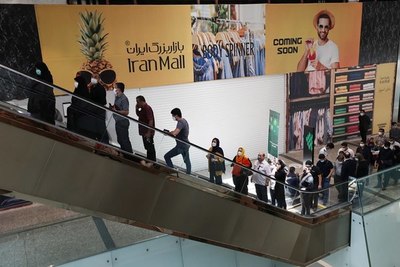 Irán impone confinamiento tras sumar 30.000 casos y 460 muertos por Covid-19 en un día | .::Agencia IP::.