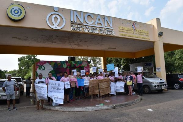 Incan pide “paciencia” a enfermos de cáncer y anuncia que la espera por medicamentos se acabaría “para siempre” - Nacionales - ABC Color