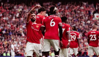 Manchester United golea al Leeds en una exhibición de Bruno y Pogba