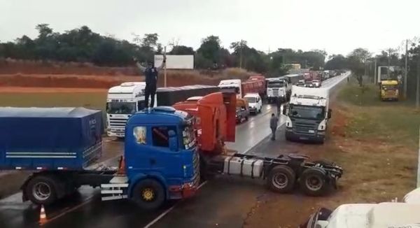 Lamentan que el Gobierno no logre aún resolver el conflicto con los camioneros - Nacionales - ABC Color