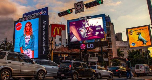 La Nación / Retirarán pantallas LED y carteles electrónicos que incumplan normativa sobre luminosidad