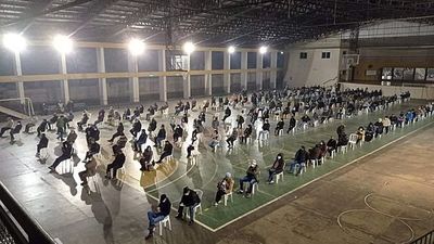 Jornada de vacunación más tranquila y ordenada en San Lorenzo - Nacionales - ABC Color