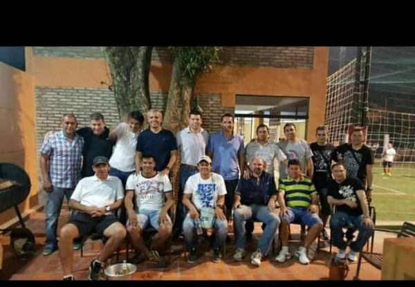 Exfutbolistas de Libertad y Ytororó de San Antonio recuerdan a Francisco Girardoni - Fútbol - ABC Color