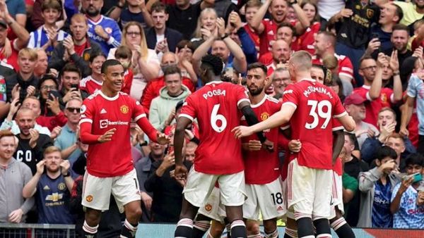 El Manchester United golea al Leeds al ritmo de Pogba