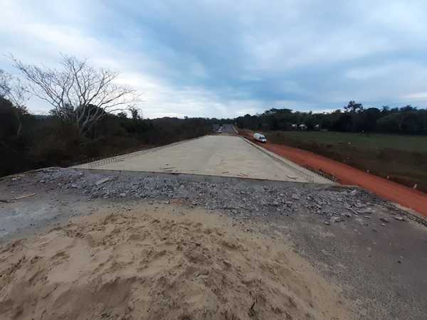 Paraguarí: construcción de dos puentes de hormigón armado en fase de terminación | .::Agencia IP::.