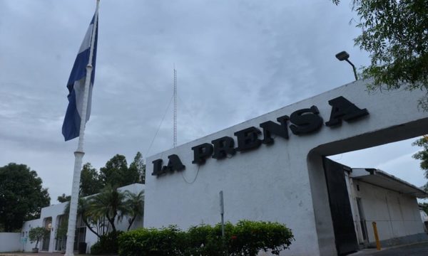 Policía de Nicaragua allana sede del diario La Prensa y anuncia investigación