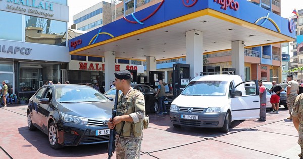 La Nación / Líbano despliega al ejército en las gasolineras ante la escasez de combustible