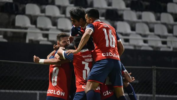 El Ciclón da una dura paliza a Olimpia