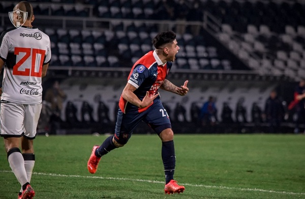 Cerro Porteño golea a Olimpia en Para Uno después de 20 años