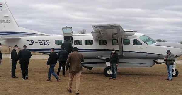 La Nación / Velázquez reconoció uso de avión de los Zuccolillo
