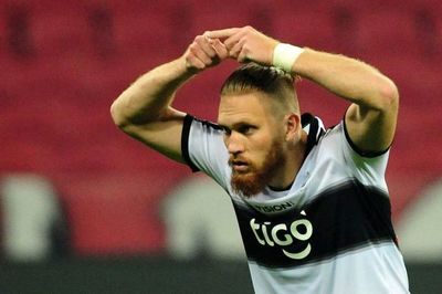Isidro Pitta irá al Huesca de España - Fútbol - ABC Color