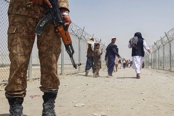 Los talibanes claman el control de otras dos capitales y suman un total de 28 - Mundo - ABC Color