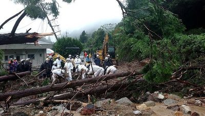 Lluvias torrenciales causan inundaciones y desprendimientos de tierra en Japón