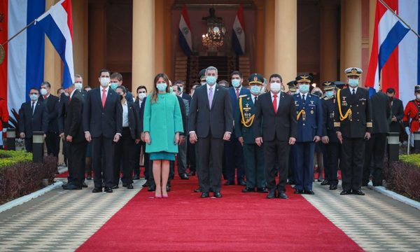 Homenaje por aniversario de Asunción en Palacio de Gobierno