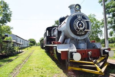 Las exestaciones del tren de Paraguarí nos invitan a viajar en el tiempo - Nacionales - ABC Color