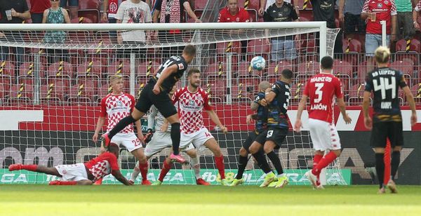 Maguncia inicia la Bundesliga con sorprendente triunfo ante Leipzig - Fútbol - ABC Color