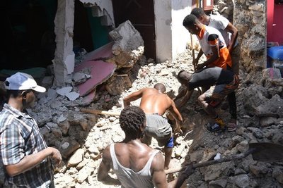 Reportan más de 700 muertos durante terremoto en Haití