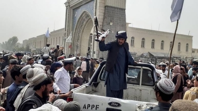 Diario HOY | Los talibanes llegan a Kabul tras la salida del presidente